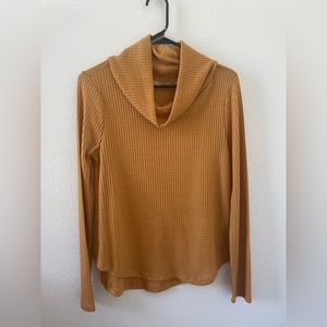 NEW - Cute mustard yellow top - Size Medium